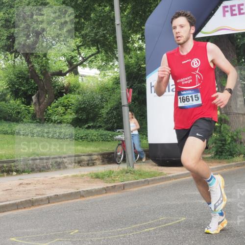 29.06.2025 - hella hamburg halbmarathon KatJ http://msf.ph/oto/8318416 29.06.2025 10:16:03 Zwischen KM18-KM19  meine-sportfotos.de