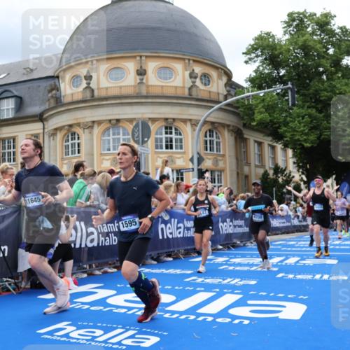 29.06.2025 - hella hamburg halbmarathon Strokosch-Dieckow http://msf.ph/oto/8318442 29.06.2025 10:58:20 Ziel 1595, 4550, 4592, 4708, 4767, 5347, 6104, 6138, 6147, 7476, 9230, 9485, 11645, 11808, 14355, 14631, 15434, 16531, 17415, 18068, 18266, 18891, 19166 meine-sportfotos.de