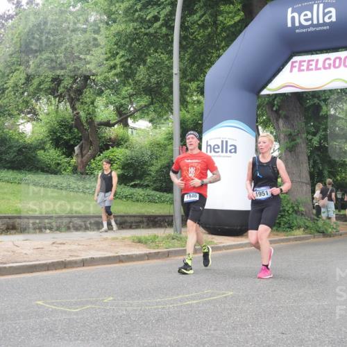 29.06.2025 - hella hamburg halbmarathon KatJ http://msf.ph/oto/8318449 29.06.2025 10:45:30 Zwischen KM18-KM19 1946, 1951, 2159, 4796, 7138 meine-sportfotos.de
