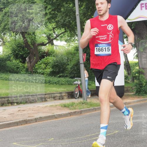 29.06.2025 - hella hamburg halbmarathon KatJ http://msf.ph/oto/8318453 29.06.2025 10:16:03 Zwischen KM18-KM19  meine-sportfotos.de