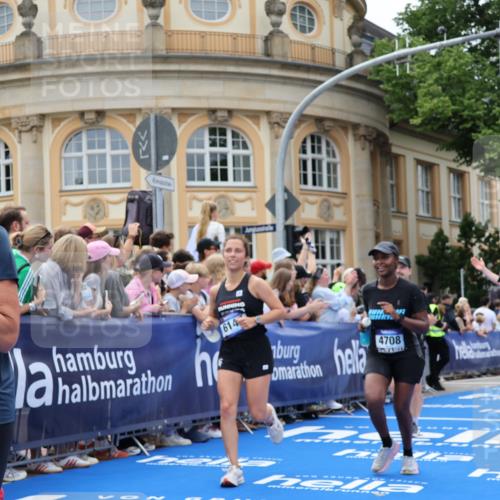 29.06.2025 - hella hamburg halbmarathon Strokosch-Dieckow http://msf.ph/oto/8318478 29.06.2025 10:58:21 Ziel 1595, 4550, 4592, 4708, 4767, 5347, 6138, 6147, 7476, 9230, 9485, 11645, 11808, 14355, 14631, 15434, 16531, 17415, 18266, 18891, 19166 meine-sportfotos.de