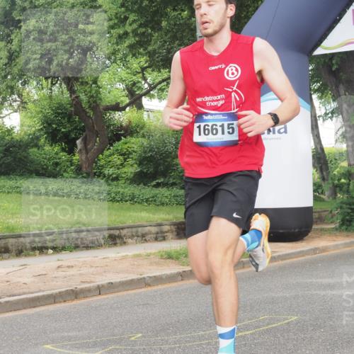 29.06.2025 - hella hamburg halbmarathon KatJ http://msf.ph/oto/8318492 29.06.2025 10:16:03 Zwischen KM18-KM19  meine-sportfotos.de