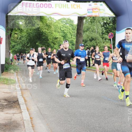 29.06.2025 - hella hamburg halbmarathon MichiJ http://msf.ph/oto/8318503 29.06.2025 10:36:53 Zwischen KM18-KM19 1452, 1476, 2592, 2596, 2706, 2889, 3060, 3692, 4017, 4847, 4890, 6158, 6282, 7332, 8704, 9038, 9200, 9619, 11340, 11451, 11977, 12271, 12533, 12690, 13233, 14033, 14192, 15384, 15422, 16369, 16627, 17982, 18066, 18926, 19109, 19112, 19122, 19198 meine-sportfotos.de