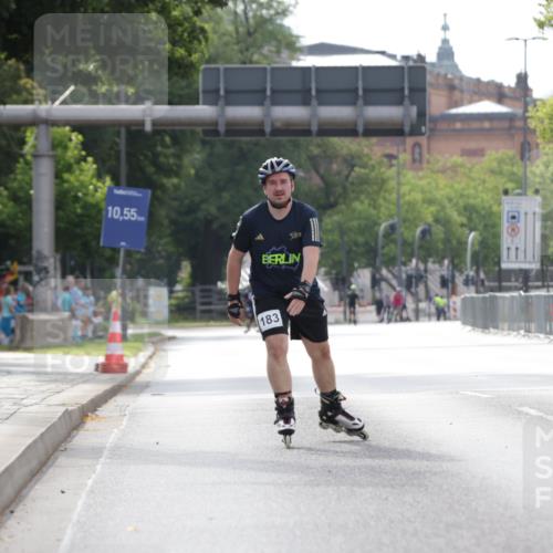 29.06.2025 - hella hamburg halbmarathon Jannik Wohlers http://msf.ph/oto/8318566 29.06.2025 08:59:52 Lombardsbrücke  meine-sportfotos.de