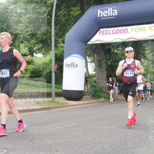 29.06.2025 - hella hamburg halbmarathon KatJ http://msf.ph/oto/8318581 29.06.2025 10:45:31 Zwischen KM18-KM19 1946, 1951, 2159, 4796, 7138 meine-sportfotos.de