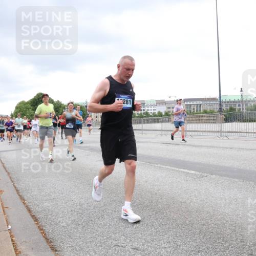 29.06.2025 - hella hamburg halbmarathon Lena Gebhardt http://msf.ph/oto/8318591 29.06.2025 10:57:04 Lombardsbrücke 7417, 281, 1207, 2041, 2370, 2871, 2887, 2932, 2991, 3195, 3348, 3387, 3418, 3470, 3485, 3516, 3517, 3614, 3723, 3851, 4086, 4094, 4106, 4118, 4241, 4485, 4568, 4569, 4611, 4998, 5057, 5316, 5589, 5639, 5911, 5944, 6053, 6284, 6348, 6349, 6832, 6981, 7381, 7416, 7417, 7592, 7787, 7964, 8039, 8150, 8197, 8224, 8546, 8552, 8679, 8851, 8853, 8939, 8943, 9110, 9172, 9210, 9298, 9299, 9910, 10571 meine-sportfotos.de