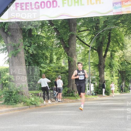 29.06.2025 - hella hamburg halbmarathon KatJ http://msf.ph/oto/8318613 29.06.2025 10:16:07 Zwischen KM18-KM19  meine-sportfotos.de