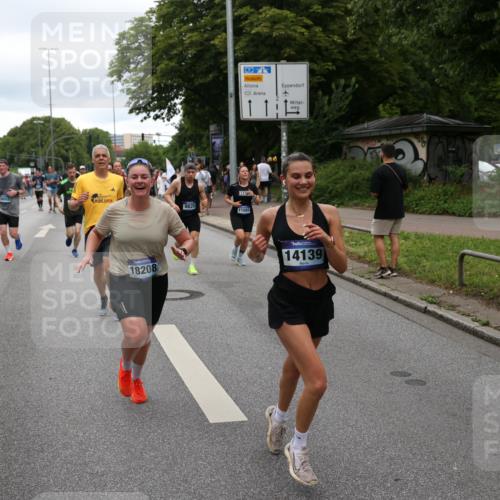 29.06.2025 - hella hamburg halbmarathon Yannick Fuchs http://msf.ph/oto/8318665 29.06.2025 10:50:53 20KM 1485, 2034, 2282, 2417, 2676, 3413, 3435, 3836, 4167, 4940, 5033, 5492, 6272, 6399, 6416, 6835, 7716, 8393, 8542, 8652, 8669, 8825, 9488, 9577, 9727, 9820, 9907, 9934, 10133, 10212, 11043, 11083, 11212, 11590, 11612, 11832, 12014, 12440, 12523, 13394, 13666, 13750, 13863, 14139, 14369, 14678, 15097, 15145, 15431, 15695, 15712, 15726, 16113, 16257, 16261, 16470, 16634, 16830, 16909, 17160, 17617, 17779, 17828, 18208, 18652, 19184 meine-sportfotos.de