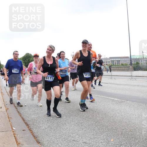 29.06.2025 - hella hamburg halbmarathon Lena Gebhardt http://msf.ph/oto/8318698 29.06.2025 10:47:14 Lombardsbrücke 7430, 1720, 10, 5111, 18403, 5114, 320, 1073, 1185, 1286, 1363, 1434, 1463, 1523, 1593, 1607, 1704, 1720, 1961, 2148, 2211, 2320, 2327, 2407, 2537, 2555, 2556, 2665, 2981, 2994, 3339, 3406, 3407, 3823, 4184, 4239, 4325, 4483, 4806, 4895, 4974, 4975, 5111, 5114, 5700, 5796, 5895, 5953, 6255, 6256, 6485, 6496, 6740, 6879, 6995, 7073, 7403, 7412, 7430, 7431, 7630, 7631, 7827, 8105, 8131, 8270, 8486, 8553, 8684, 8706, 8915, 8953, 8967, 9018, 11458, 11738 meine-sportfotos.de