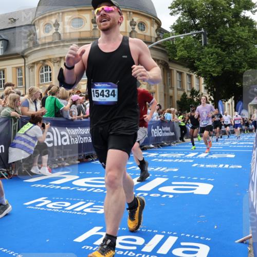 29.06.2025 - hella hamburg halbmarathon Strokosch-Dieckow http://msf.ph/oto/8318702 29.06.2025 10:58:23 Ziel 1595, 4550, 4592, 4708, 4767, 5347, 6138, 6147, 7476, 9230, 9485, 11645, 11808, 14355, 15434, 16531, 17415, 18266, 18891, 19166 meine-sportfotos.de