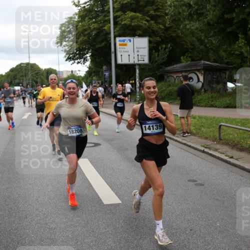 29.06.2025 - hella hamburg halbmarathon Yannick Fuchs http://msf.ph/oto/8318709 29.06.2025 10:50:53 20KM 1485, 2034, 2282, 2417, 2676, 3413, 3435, 3836, 4167, 4940, 5033, 5492, 6272, 6399, 6416, 6835, 7716, 8393, 8542, 8652, 8669, 8825, 9488, 9577, 9727, 9820, 9907, 9934, 10133, 10212, 11043, 11083, 11212, 11590, 11612, 11832, 12014, 12440, 12523, 13394, 13666, 13750, 13863, 14139, 14369, 14678, 15097, 15145, 15431, 15695, 15712, 15726, 16113, 16257, 16261, 16470, 16634, 16830, 16909, 17160, 17617, 17779, 17828, 18208, 18652, 19184 meine-sportfotos.de
