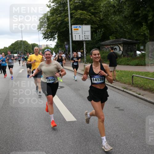 29.06.2025 - hella hamburg halbmarathon Yannick Fuchs http://msf.ph/oto/8318742 29.06.2025 10:50:53 20KM 1485, 2034, 2282, 2417, 2676, 3413, 3435, 3836, 4167, 4940, 5033, 5492, 6272, 6399, 6416, 6835, 7716, 8393, 8542, 8652, 8669, 8825, 9488, 9577, 9727, 9820, 9907, 9934, 10133, 10212, 11043, 11083, 11212, 11590, 11612, 11832, 12014, 12440, 12523, 13394, 13666, 13750, 13863, 14139, 14369, 14678, 15097, 15145, 15431, 15695, 15712, 15726, 16113, 16257, 16261, 16470, 16634, 16830, 16909, 17160, 17617, 17779, 17828, 18208, 18652, 19184 meine-sportfotos.de