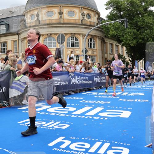 29.06.2025 - hella hamburg halbmarathon Strokosch-Dieckow http://msf.ph/oto/8318763 29.06.2025 10:58:23 Ziel 1595, 4550, 4592, 4708, 4767, 5347, 6138, 6147, 7476, 9230, 9485, 11645, 11808, 14355, 15434, 16531, 17415, 18266, 18891, 19166 meine-sportfotos.de