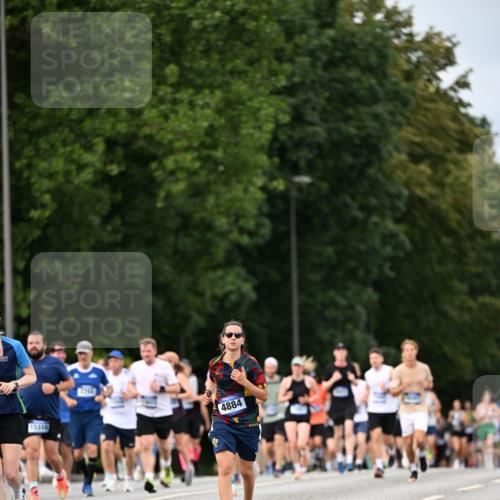 29.06.2025 - hella hamburg halbmarathon Dr. Thomas Lammeyer http://msf.ph/oto/8318764 29.06.2025 10:39:03 Kennedybrücke 1497, 2265, 2355, 2482, 2751, 2801, 3130, 3409, 3420, 4884, 5453, 6171, 6310, 6329, 6335, 6571, 7020, 7299, 8369, 8965, 9164, 9248, 10464, 10606 meine-sportfotos.de