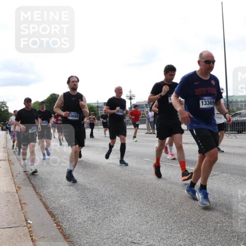 29.06.2025 - hella hamburg halbmarathon Lena Gebhardt http://msf.ph/oto/8318859 29.06.2025 10:22:37 Lombardsbrücke 0088, 3430, 2479, 16001, 3598, 13369, 376, 1029, 1187, 1419, 1598, 2009, 2022, 2063, 2294, 2351, 2479, 2514, 2766, 2886, 3003, 3108, 3430, 3457, 3511, 3600, 3601, 3910, 3946, 4113, 4114, 4131, 4366, 4556, 4559, 4829, 4969, 4970, 5079, 5223, 5343, 5629, 5798, 5838, 6030, 6048, 6049, 6303, 6307, 6347, 6820, 6826, 6899, 6977, 7097, 7188, 7190, 7276, 7529, 7794, 7925, 8355, 8511, 8855, 8884, 8931, 8954, 9256, 10826, 12190, 13921, 14525, 14801 meine-sportfotos.de