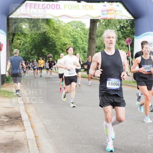 29.06.2025 - hella hamburg halbmarathon MichiJ http://msf.ph/oto/8318872 29.06.2025 10:36:56 Zwischen KM18-KM19 1452, 1476, 2706, 2889, 2937, 3692, 4017, 6158, 6282, 7332, 8704, 8821, 9038, 9200, 9619, 11340, 11451, 11977, 12271, 13233, 14192, 15384, 15422, 16114, 16627, 17982, 18066, 18842, 19109, 19122 meine-sportfotos.de