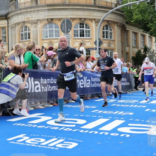 29.06.2025 - hella hamburg halbmarathon Strokosch-Dieckow http://msf.ph/oto/8318957 29.06.2025 10:58:26 Ziel 3251, 4550, 4708, 4767, 5341, 5347, 6138, 6147, 7082, 7476, 9316, 9485, 11808, 12712, 12879, 14355, 15434, 16531, 17415, 18266, 18556, 18891, 19166 meine-sportfotos.de