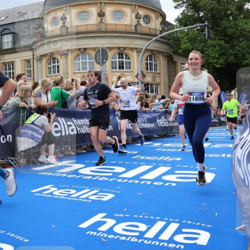 29.06.2025 - hella hamburg halbmarathon Strokosch-Dieckow http://msf.ph/oto/8319024 29.06.2025 10:58:27 Ziel 2978, 3251, 4467, 4550, 4767, 5341, 5347, 6138, 7082, 7476, 9316, 9485, 11808, 12712, 12809, 12879, 14355, 15434, 16531, 17415, 18266, 18556, 18891, 19166 meine-sportfotos.de