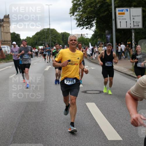 29.06.2025 - hella hamburg halbmarathon Yannick Fuchs http://msf.ph/oto/8319032 29.06.2025 10:50:54 20KM 1387, 1485, 2034, 2282, 2417, 2676, 3413, 3435, 3836, 4167, 4940, 5033, 5492, 6272, 6399, 6416, 6835, 7716, 8393, 8542, 8652, 8669, 8825, 9488, 9577, 9727, 9820, 9907, 9934, 10133, 10212, 11043, 11083, 11212, 11590, 11612, 11832, 12014, 12440, 12523, 13245, 13666, 13750, 13863, 14139, 14369, 14678, 15097, 15145, 15695, 15712, 15726, 16113, 16257, 16261, 16470, 16634, 16830, 16909, 17160, 17617, 17779, 17828, 18208, 18652, 19184 meine-sportfotos.de
