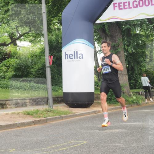 29.06.2025 - hella hamburg halbmarathon KatJ http://msf.ph/oto/8319068 29.06.2025 10:16:09 Zwischen KM18-KM19  meine-sportfotos.de