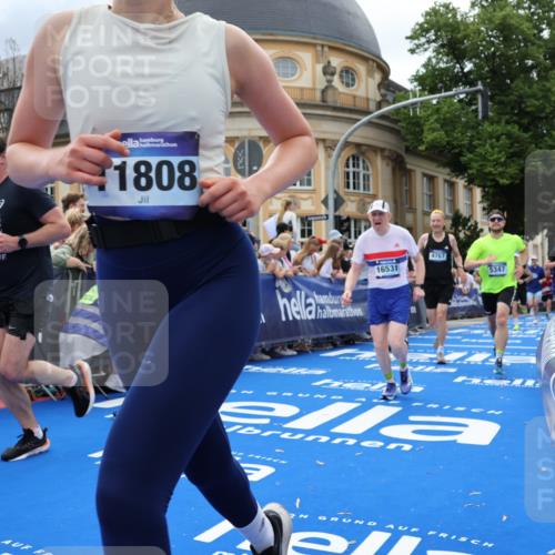 29.06.2025 - hella hamburg halbmarathon Strokosch-Dieckow http://msf.ph/oto/8319110 29.06.2025 10:58:28 Ziel 2619, 2978, 3251, 4467, 4550, 4767, 5341, 5347, 6138, 6595, 7082, 7476, 9316, 11808, 12712, 12809, 12879, 14355, 16531, 17415, 18266, 18501, 18556, 18891, 19166 meine-sportfotos.de