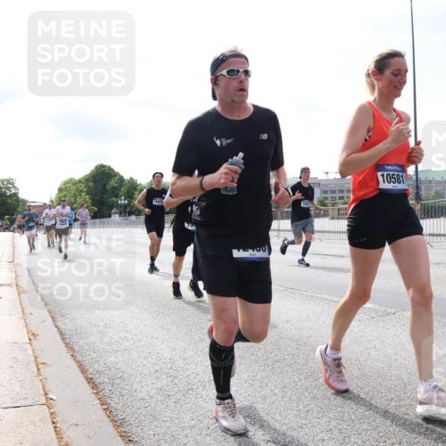 29.06.2025 - hella hamburg halbmarathon Lena Gebhardt http://msf.ph/oto/8319130 29.06.2025 10:12:43 Lombardsbrücke 1682, 10581, 1020, 1051, 1249, 1610, 1785, 1850, 1851, 1939, 2531, 2661, 2891, 2942, 2963, 2964, 3182, 3248, 3262, 3746, 4453, 4499, 4532, 4554, 5150, 5166, 5176, 5597, 5598, 6207, 6822, 6871, 6966, 7014, 7873, 7907, 8917, 8971, 9254, 9405, 10067, 10402, 10581, 10685, 11025, 11509, 11720, 12456, 13566, 13816, 14404, 14540, 14863, 14868, 14869, 15012, 15369, 15531, 16323, 16379, 16473, 16826, 16911, 17061, 17994, 18178, 18493, 18530 meine-sportfotos.de