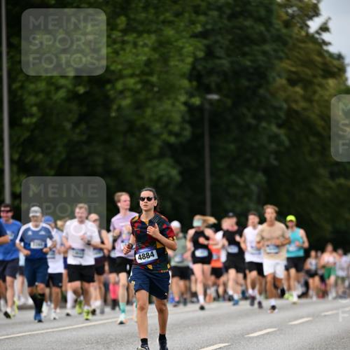 29.06.2025 - hella hamburg halbmarathon Dr. Thomas Lammeyer http://msf.ph/oto/8319215 29.06.2025 10:39:05 Kennedybrücke 1417, 1497, 2265, 2355, 2482, 2751, 3130, 3409, 3420, 4884, 5453, 6171, 6310, 6329, 6335, 6571, 6803, 6859, 7020, 7299, 8369, 8965, 9164, 9248, 10335, 10464, 10606 meine-sportfotos.de