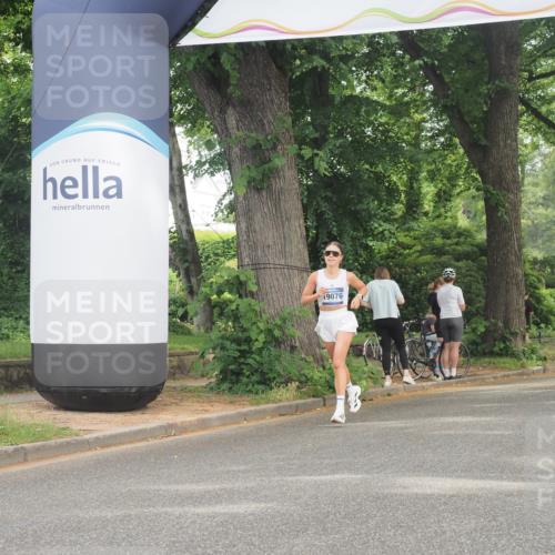 29.06.2025 - hella hamburg halbmarathon KatJ http://msf.ph/oto/8319239 29.06.2025 10:16:14 Zwischen KM18-KM19  meine-sportfotos.de