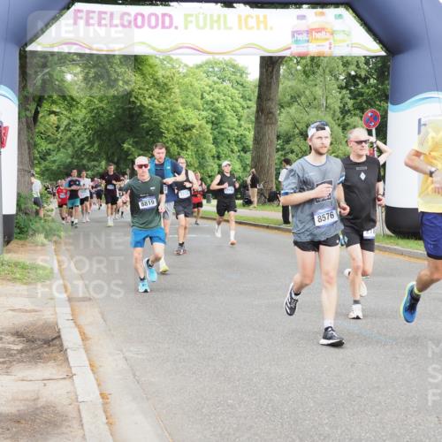 29.06.2025 - hella hamburg halbmarathon MichiJ http://msf.ph/oto/8319270 29.06.2025 10:37:03 Zwischen KM18-KM19 2504, 2788, 2937, 3414, 4711, 7297, 8576, 8819, 8821, 9463, 9770, 12670, 18842 meine-sportfotos.de