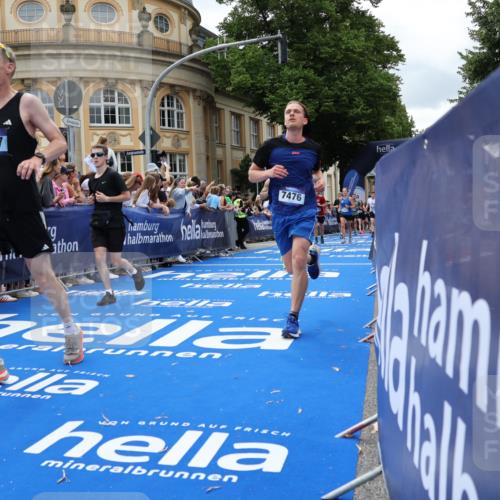 29.06.2025 - hella hamburg halbmarathon Strokosch-Dieckow http://msf.ph/oto/8319276 29.06.2025 10:58:29 Ziel 2619, 2978, 3251, 4467, 4550, 4767, 5341, 5347, 6595, 7082, 7476, 7659, 9316, 11808, 12712, 12809, 12879, 14355, 16531, 17415, 18266, 18501, 18556, 18891, 19166 meine-sportfotos.de