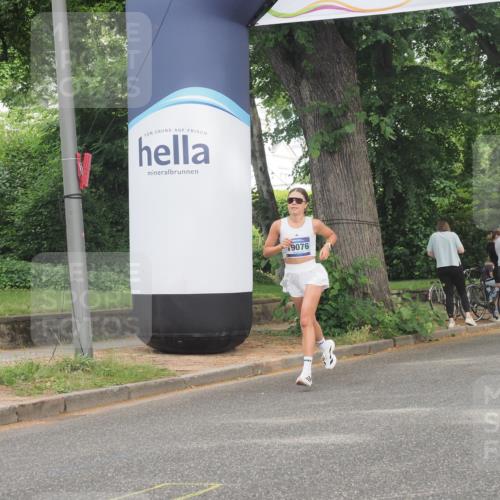 29.06.2025 - hella hamburg halbmarathon KatJ http://msf.ph/oto/8319321 29.06.2025 10:16:15 Zwischen KM18-KM19  meine-sportfotos.de