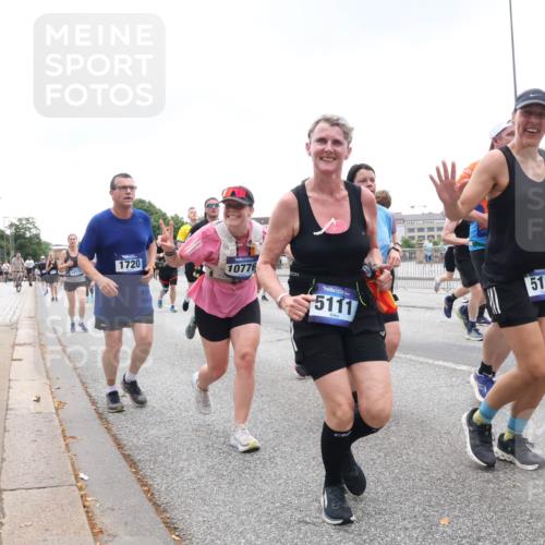 29.06.2025 - hella hamburg halbmarathon Lena Gebhardt http://msf.ph/oto/8319343 29.06.2025 10:47:15 Lombardsbrücke 7430, 13172, 1720, 10776, 5111, 5114, 1073, 1185, 1286, 1363, 1434, 1463, 1523, 1593, 1607, 1704, 1720, 1961, 2148, 2211, 2320, 2327, 2407, 2537, 2555, 2556, 2665, 2981, 2994, 3339, 3407, 3823, 4037, 4184, 4239, 4325, 4483, 4806, 4895, 4974, 4975, 5111, 5114, 5796, 5895, 5953, 6255, 6256, 6485, 6496, 6740, 6879, 6995, 7073, 7403, 7412, 7430, 7431, 7630, 7631, 7827, 8105, 8131, 8270, 8486, 8553, 8684, 8706, 8915, 8953, 8967, 9018, 11458, 11738 meine-sportfotos.de