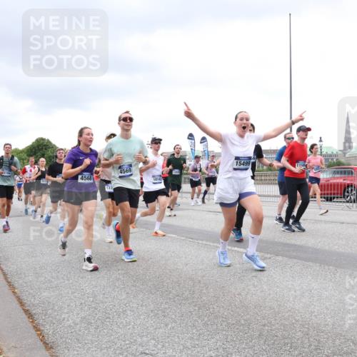 29.06.2025 - hella hamburg halbmarathon Lena Gebhardt http://msf.ph/oto/8319374 29.06.2025 10:57:10 Lombardsbrücke 3194, 4568, 122, 4569, 10142, 1282, 15499, 11586, 1207, 2041, 2370, 2871, 2932, 3195, 3348, 3387, 3388, 3418, 3470, 3485, 3516, 3517, 3723, 3851, 4086, 4094, 4106, 4118, 4180, 4241, 4485, 4568, 4569, 4611, 4998, 5057, 5316, 5589, 5639, 5738, 5944, 6053, 6284, 6348, 6349, 6832, 6981, 7381, 7416, 7417, 7592, 7728, 7787, 7964, 8039, 8150, 8197, 8224, 8287, 8540, 8546, 8552, 8679, 8851, 8853, 9110, 9298, 9299 meine-sportfotos.de