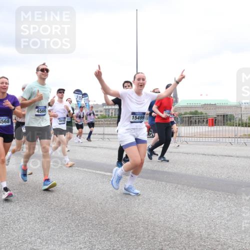 29.06.2025 - hella hamburg halbmarathon Lena Gebhardt http://msf.ph/oto/8319428 29.06.2025 10:57:10 Lombardsbrücke 183, 8039, 4568, 4569, 10142, 2829, 2, 15, 2, 15, 15499, 11586, 1207, 2041, 2370, 2871, 2932, 3195, 3348, 3387, 3388, 3418, 3470, 3485, 3516, 3517, 3723, 3851, 4086, 4094, 4106, 4118, 4180, 4241, 4485, 4568, 4569, 4611, 4998, 5057, 5316, 5589, 5639, 5738, 5944, 6053, 6284, 6348, 6349, 6832, 6981, 7381, 7416, 7417, 7592, 7728, 7787, 7964, 8039, 8150, 8197, 8224, 8287, 8540, 8546, 8552, 8679, 8851, 8853, 9110, 9298, 9299 meine-sportfotos.de