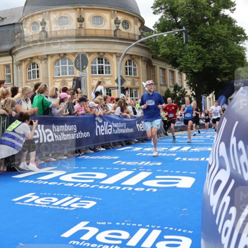 29.06.2025 - hella hamburg halbmarathon Strokosch-Dieckow http://msf.ph/oto/8319539 29.06.2025 10:58:32 Ziel 2619, 2978, 3251, 4467, 4767, 5341, 6592, 6595, 7082, 7476, 7659, 8322, 9316, 12712, 12809, 12862, 12879, 13694, 16531, 17415, 18501, 18556, 19166 meine-sportfotos.de