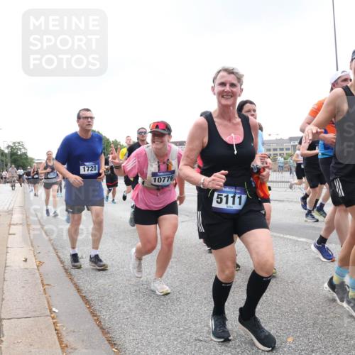 29.06.2025 - hella hamburg halbmarathon Lena Gebhardt http://msf.ph/oto/8319562 29.06.2025 10:47:15 Lombardsbrücke 7430, 13172, 1720, 10776, 5111, 5114, 1073, 1185, 1286, 1363, 1434, 1463, 1523, 1593, 1607, 1704, 1720, 1961, 2148, 2211, 2320, 2327, 2407, 2537, 2555, 2556, 2665, 2981, 2994, 3339, 3407, 3823, 4037, 4184, 4239, 4325, 4483, 4806, 4895, 4974, 4975, 5111, 5114, 5796, 5895, 5953, 6255, 6256, 6485, 6496, 6740, 6879, 6995, 7073, 7403, 7412, 7430, 7431, 7630, 7631, 7827, 8105, 8131, 8270, 8486, 8553, 8684, 8706, 8915, 8953, 8967, 9018, 11458, 11738 meine-sportfotos.de