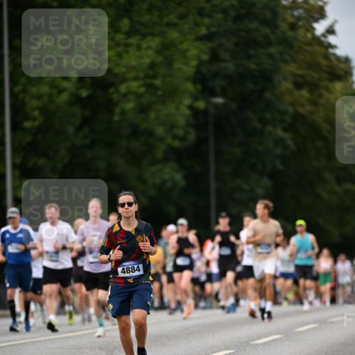 29.06.2025 - hella hamburg halbmarathon Dr. Thomas Lammeyer http://msf.ph/oto/8319576 29.06.2025 10:39:05 Kennedybrücke 1417, 1497, 2265, 2355, 2482, 2751, 3130, 3409, 3420, 4884, 5453, 6171, 6310, 6329, 6335, 6571, 6803, 6859, 7020, 7299, 8369, 8965, 9164, 9248, 10335, 10464, 10606 meine-sportfotos.de