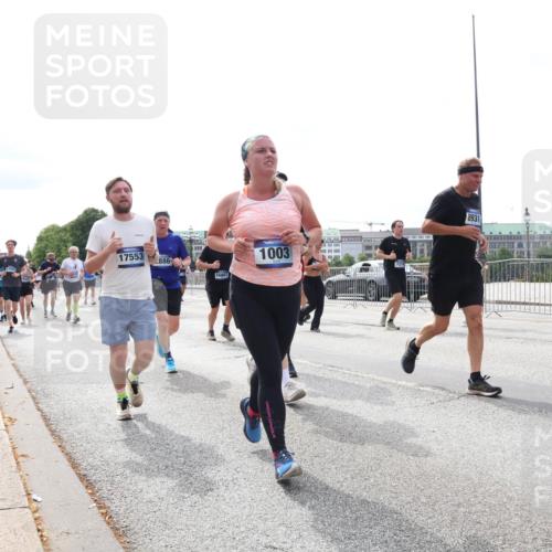 29.06.2025 - hella hamburg halbmarathon Lena Gebhardt http://msf.ph/oto/8319581 29.06.2025 10:22:41 Lombardsbrücke 17553, 886, 16667, 1003, 8931, 1029, 1187, 1419, 1598, 1853, 2022, 2294, 2351, 2479, 2766, 2886, 3003, 3034, 3108, 3430, 3457, 3511, 3600, 3601, 3910, 3946, 4113, 4114, 4131, 4556, 4559, 4829, 4969, 4970, 5079, 5223, 5343, 5629, 5798, 5838, 6030, 6048, 6049, 6303, 6307, 6347, 6820, 6826, 6899, 7097, 7188, 7190, 7266, 7276, 7529, 7794, 7925, 8355, 8511, 8855, 8884, 8931, 9256, 10205, 10826, 12190, 13921, 14525, 14801 meine-sportfotos.de