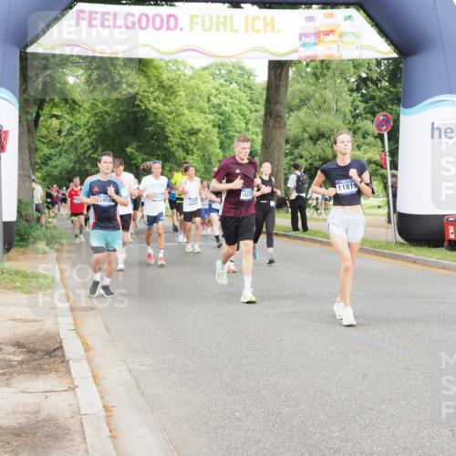 29.06.2025 - hella hamburg halbmarathon MichiJ http://msf.ph/oto/8319611 29.06.2025 10:37:09 Zwischen KM18-KM19 2020, 2234, 2504, 2788, 3414, 4247, 7297, 7657, 8819, 9770, 11819, 12421, 12670, 17745 meine-sportfotos.de