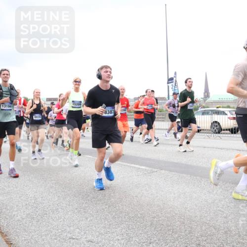 29.06.2025 - hella hamburg halbmarathon Lena Gebhardt http://msf.ph/oto/8319633 29.06.2025 10:57:12 Lombardsbrücke 2871, 4241, 13194, 8039, 15209, 8387, 298, 5444, 1282, 1226, 1014, 000, 1207, 2041, 2370, 2871, 2932, 3195, 3348, 3387, 3388, 3418, 3470, 3485, 3516, 3517, 3723, 3851, 4086, 4094, 4106, 4118, 4180, 4241, 4485, 4568, 4569, 4611, 4998, 5057, 5316, 5589, 5639, 5738, 5944, 6053, 6284, 6348, 6349, 6832, 6981, 7381, 7416, 7417, 7592, 7728, 7787, 7964, 8035, 8039, 8150, 8197, 8224, 8287, 8386, 8540, 8546, 8552, 8679, 8851, 8853, 9110, 9298, 9299 meine-sportfotos.de