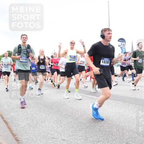 29.06.2025 - hella hamburg halbmarathon Lena Gebhardt http://msf.ph/oto/8319673 29.06.2025 10:57:12 Lombardsbrücke 4241, 13194, 8039, 41323, 929, 15209, 18387, 7, 2, 15, 1282, 1207, 2041, 2370, 2871, 2932, 3195, 3348, 3387, 3388, 3418, 3470, 3485, 3516, 3517, 3723, 3851, 4086, 4094, 4106, 4118, 4180, 4241, 4485, 4568, 4569, 4611, 4998, 5057, 5316, 5589, 5639, 5738, 5944, 6053, 6284, 6348, 6349, 6832, 6981, 7381, 7416, 7417, 7592, 7728, 7787, 7964, 8035, 8039, 8150, 8197, 8224, 8287, 8386, 8540, 8546, 8552, 8679, 8851, 8853, 9110, 9298, 9299 meine-sportfotos.de