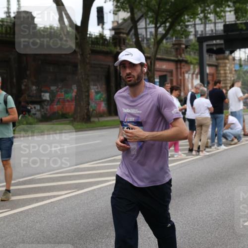 29.06.2025 - hella hamburg halbmarathon Yannick Fuchs http://msf.ph/oto/8319684 29.06.2025 10:50:57 20KM 1387, 1485, 2034, 2282, 2417, 2676, 3435, 3836, 4167, 4940, 5033, 5728, 6272, 6399, 6416, 6835, 7716, 8393, 8825, 9488, 9577, 9727, 9820, 9934, 10133, 10212, 11043, 11083, 11212, 11590, 11612, 11832, 12014, 12440, 12523, 13245, 13666, 13863, 14139, 14369, 15125, 15145, 15712, 15726, 16093, 16113, 16257, 16261, 16470, 16830, 16909, 17160, 17617, 17779, 17828, 17848, 18208, 18388, 18652, 19184 meine-sportfotos.de