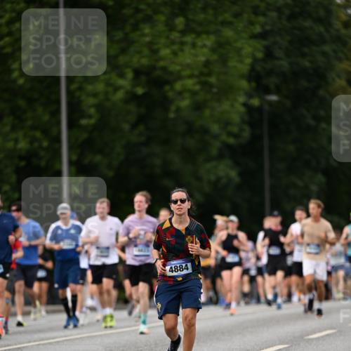 29.06.2025 - hella hamburg halbmarathon Dr. Thomas Lammeyer http://msf.ph/oto/8319697 29.06.2025 10:39:06 Kennedybrücke 1417, 1497, 2265, 2355, 2482, 2751, 3130, 3409, 4884, 5453, 6171, 6310, 6329, 6335, 6571, 6803, 6859, 7020, 7299, 8369, 8965, 9164, 9248, 10335, 10464, 10606 meine-sportfotos.de