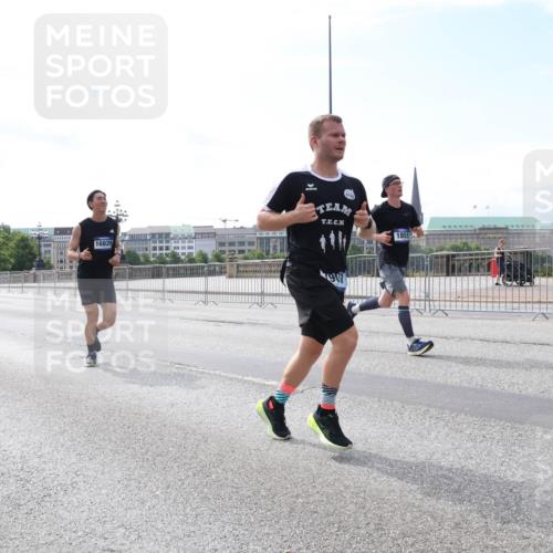 29.06.2025 - hella hamburg halbmarathon Lena Gebhardt http://msf.ph/oto/8319735 29.06.2025 10:12:44 Lombardsbrücke 8917, 16826, 1851, 1020, 1051, 1249, 1610, 1785, 1850, 1851, 1939, 2531, 2891, 2942, 2963, 2964, 3182, 3248, 3262, 3746, 4453, 4499, 4532, 4554, 5150, 5166, 5176, 5597, 5598, 6207, 6822, 6871, 6966, 7014, 7873, 7907, 8917, 8971, 9254, 9405, 10067, 10402, 10581, 10685, 11025, 11720, 12456, 13566, 13816, 14404, 14540, 14863, 14868, 14869, 15012, 15369, 15531, 16323, 16473, 16826, 16911, 17061, 17994, 18178, 18493, 18530 meine-sportfotos.de