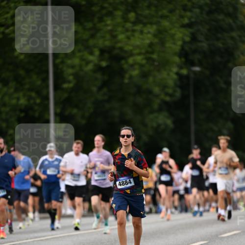 29.06.2025 - hella hamburg halbmarathon Dr. Thomas Lammeyer http://msf.ph/oto/8319750 29.06.2025 10:39:06 Kennedybrücke 1417, 1497, 2265, 2355, 2482, 2751, 3130, 3409, 4884, 5453, 6171, 6310, 6329, 6335, 6571, 6803, 6859, 7020, 7299, 8369, 8965, 9164, 9248, 10335, 10464, 10606 meine-sportfotos.de