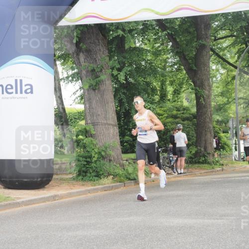29.06.2025 - hella hamburg halbmarathon KatJ http://msf.ph/oto/8319776 29.06.2025 10:16:23 Zwischen KM18-KM19  meine-sportfotos.de