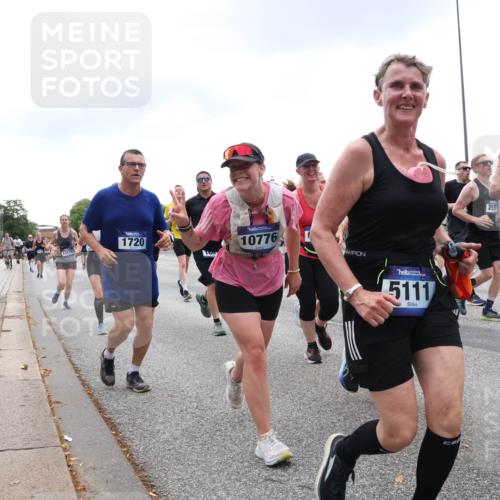 29.06.2025 - hella hamburg halbmarathon Lena Gebhardt http://msf.ph/oto/8319780 29.06.2025 10:47:15 Lombardsbrücke 7430, 13172, 1720, 160, 10776, 5111, 2537, 1073, 1185, 1286, 1363, 1434, 1463, 1523, 1593, 1607, 1704, 1720, 1961, 2148, 2211, 2320, 2327, 2407, 2537, 2555, 2556, 2665, 2981, 2994, 3339, 3407, 3823, 4037, 4184, 4239, 4325, 4483, 4806, 4895, 4974, 4975, 5111, 5114, 5796, 5895, 5953, 6255, 6256, 6485, 6496, 6740, 6879, 6995, 7073, 7403, 7412, 7430, 7431, 7630, 7631, 7827, 8105, 8131, 8270, 8486, 8553, 8684, 8706, 8915, 8953, 8967, 9018, 11458, 11738 meine-sportfotos.de