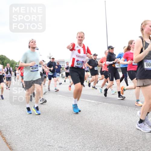 29.06.2025 - hella hamburg halbmarathon Lena Gebhardt http://msf.ph/oto/8319797 29.06.2025 10:57:14 Lombardsbrücke 6981, 2871, 4241, 16446, 6832, 1564, 796, 8039, 17934, 1207, 2041, 2370, 2871, 2932, 3195, 3348, 3387, 3388, 3418, 3470, 3485, 3723, 3750, 3851, 4086, 4094, 4106, 4118, 4180, 4241, 4485, 4568, 4569, 4611, 4998, 5057, 5117, 5316, 5589, 5639, 5738, 5944, 6053, 6284, 6827, 6832, 6981, 7381, 7416, 7417, 7592, 7728, 7787, 7964, 8035, 8039, 8197, 8224, 8287, 8386, 8540, 8546, 8552, 8679, 8851, 8853, 8873, 9110, 9298, 9299 meine-sportfotos.de