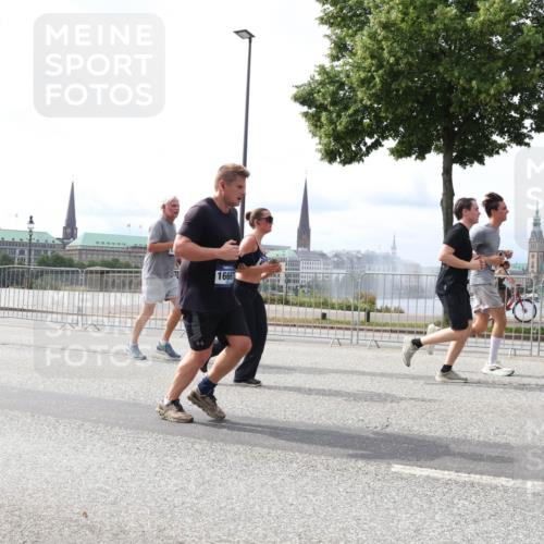 29.06.2025 - hella hamburg halbmarathon Lena Gebhardt http://msf.ph/oto/8319844 29.06.2025 10:22:44 Lombardsbrücke 1666, 1029, 1187, 1598, 1853, 2022, 2294, 2351, 2479, 2766, 2886, 3003, 3029, 3034, 3108, 3430, 3457, 3511, 3600, 3601, 3910, 3946, 4113, 4114, 4131, 4556, 4559, 4829, 4969, 4970, 5079, 5223, 5343, 5629, 5798, 5838, 6030, 6048, 6049, 6303, 6307, 6347, 6784, 6785, 6820, 6826, 6899, 7097, 7188, 7190, 7266, 7276, 7529, 7794, 7925, 8355, 8511, 8855, 8931, 9133, 9256, 9913, 10205, 10826, 12190, 13921, 14525, 14801 meine-sportfotos.de