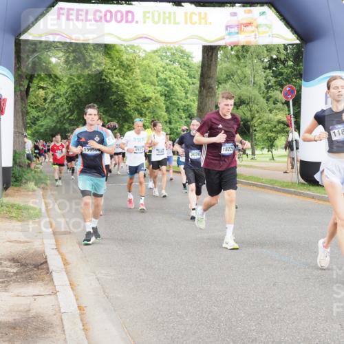 29.06.2025 - hella hamburg halbmarathon MichiJ http://msf.ph/oto/8319850 29.06.2025 10:37:10 Zwischen KM18-KM19 2020, 2234, 2880, 3414, 3562, 4247, 7657, 8819, 8921, 9303, 9770, 11819, 12421, 12670, 15950, 17745 meine-sportfotos.de
